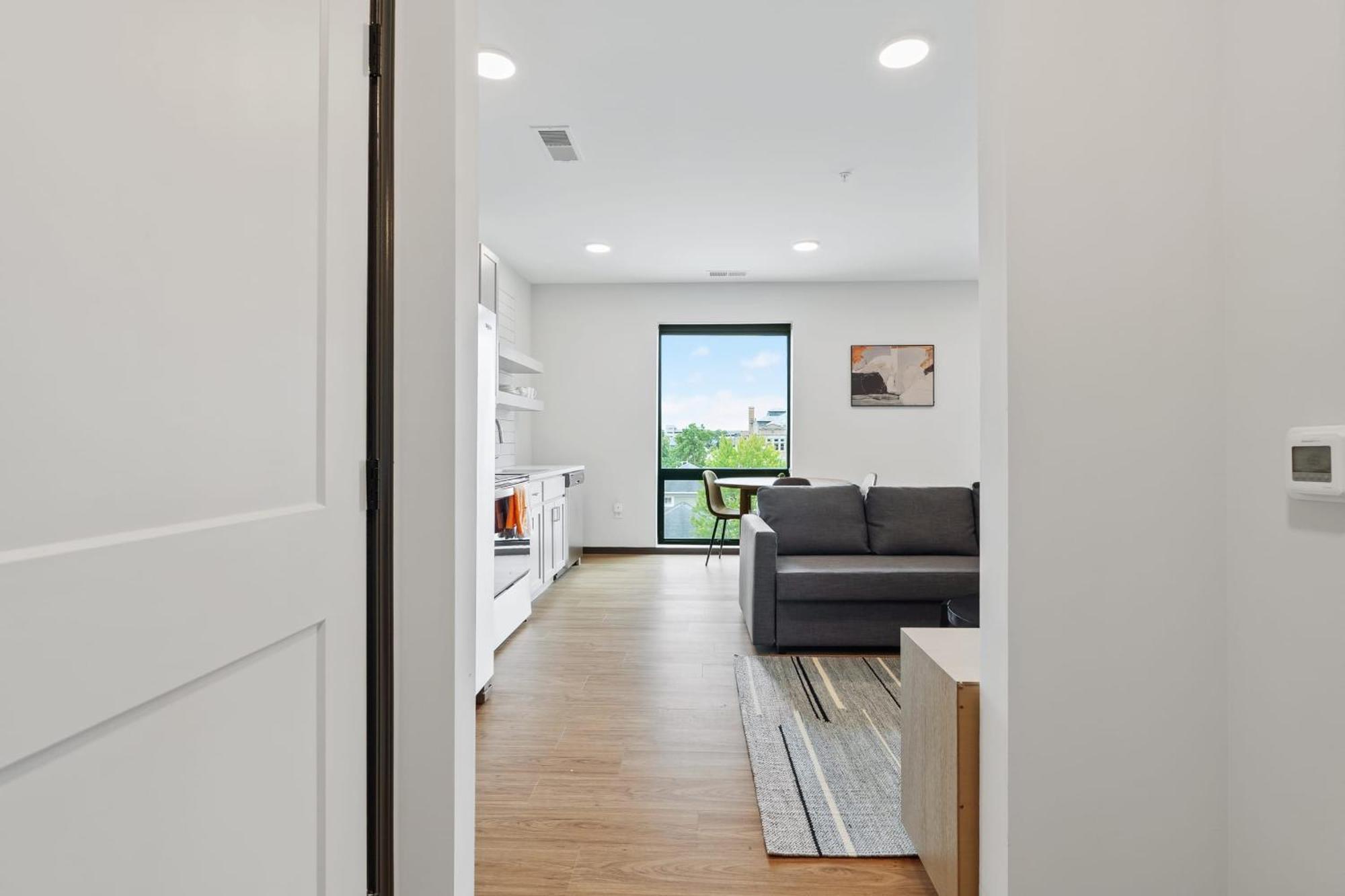 Cozysuites On Mass With Garage Parking #7 인디애나폴리스 외부 사진