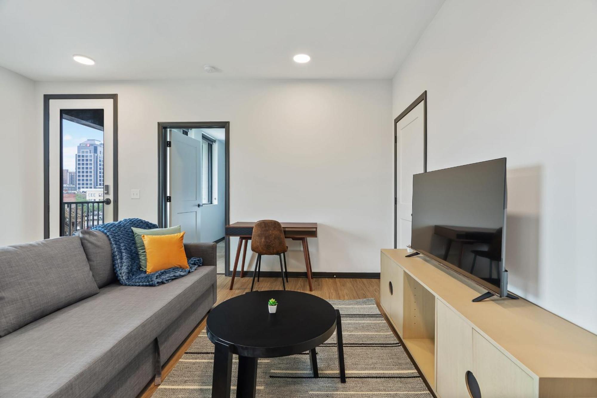 Cozysuites On Mass With Garage Parking #7 인디애나폴리스 외부 사진