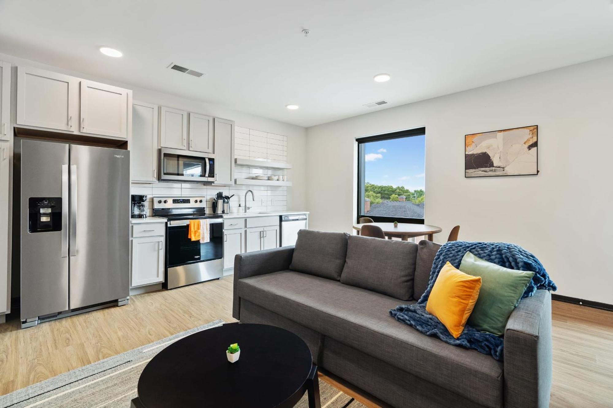 Cozysuites On Mass With Garage Parking #7 인디애나폴리스 외부 사진